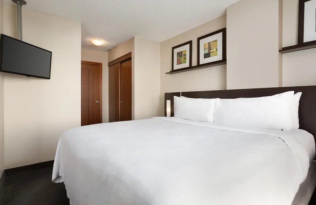 Embassy Suites By Hilton - Montreal-1