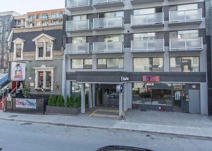 Comfort Suites Downtown Montreal